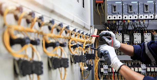 Professional Electrician technician working in Riverton, IL